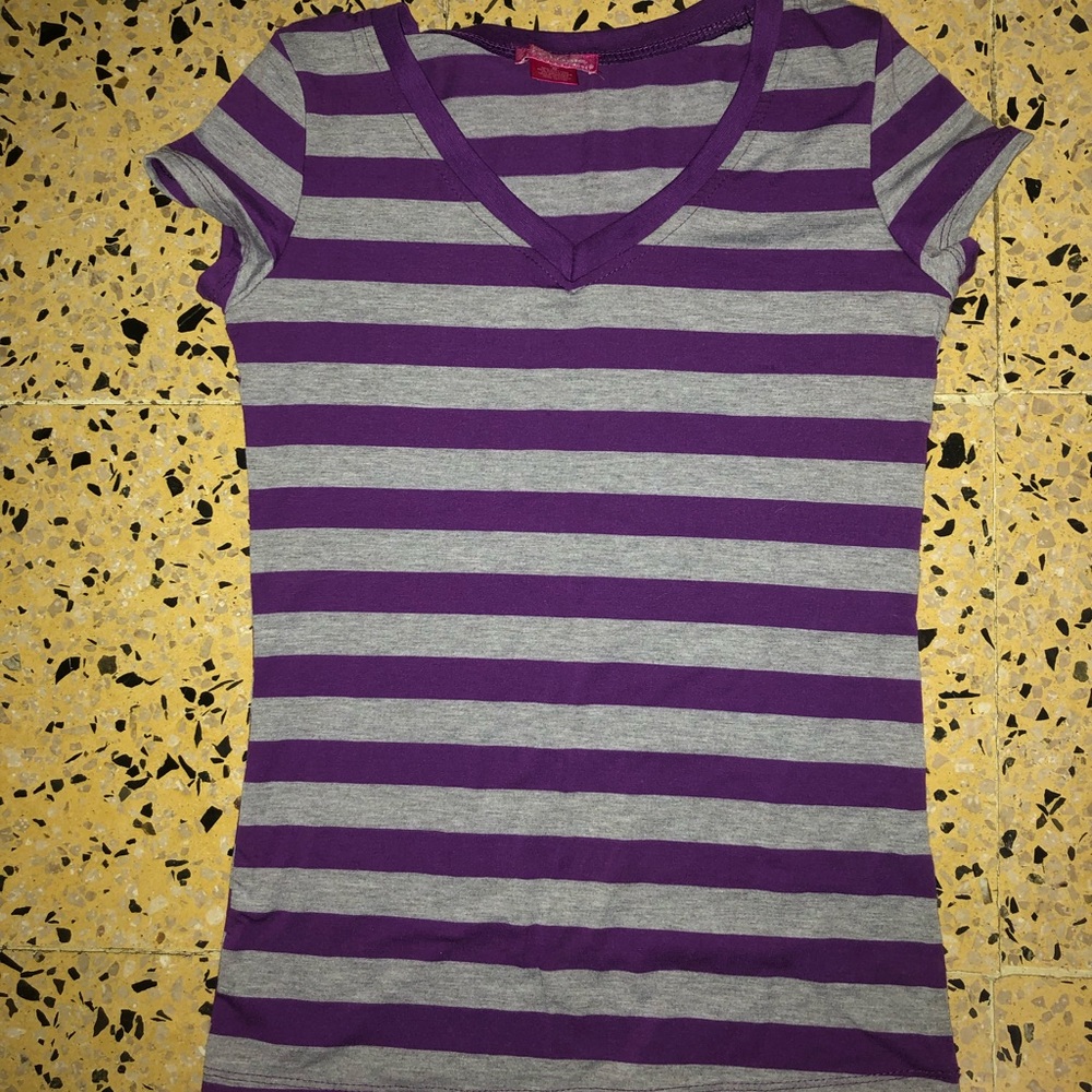 Cute T-shirt for sale!! 👚💗